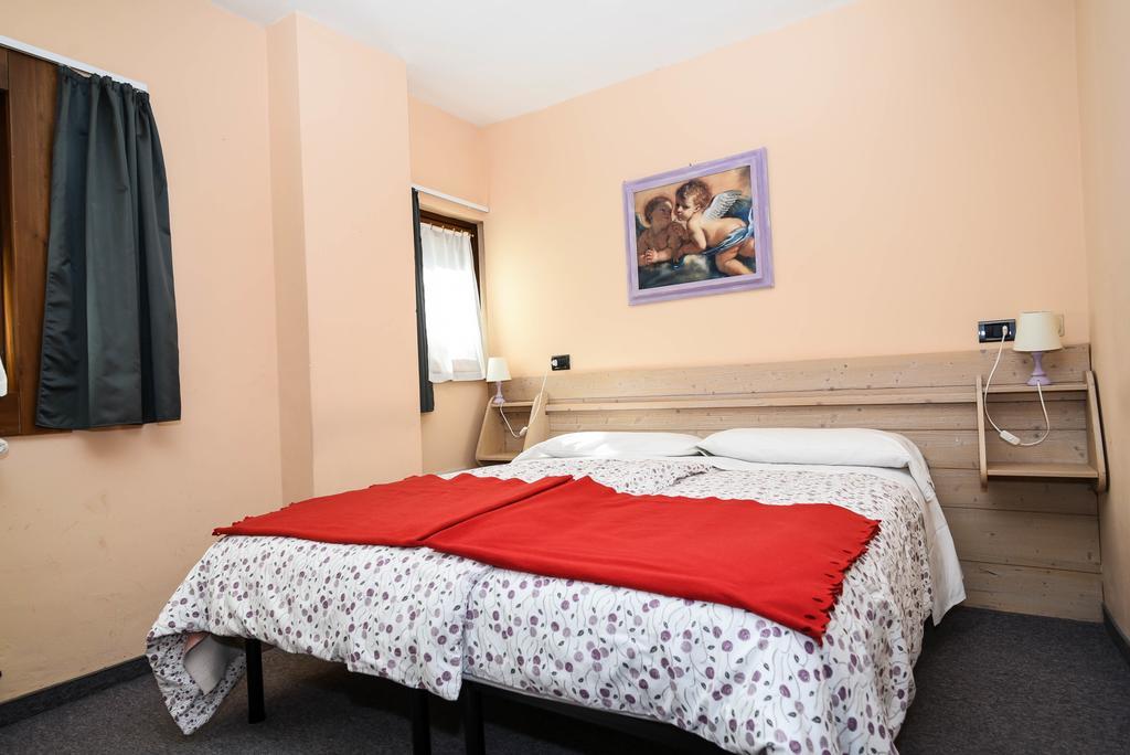 Hotel Genzianella Champoluc Extérieur photo