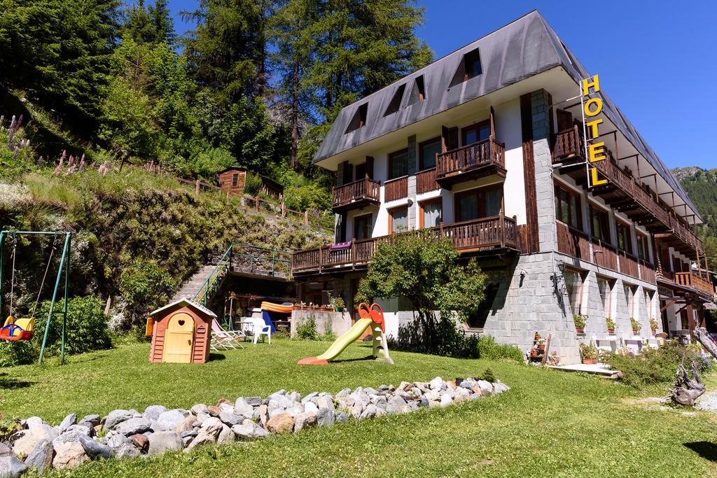 Hotel Genzianella Champoluc Extérieur photo