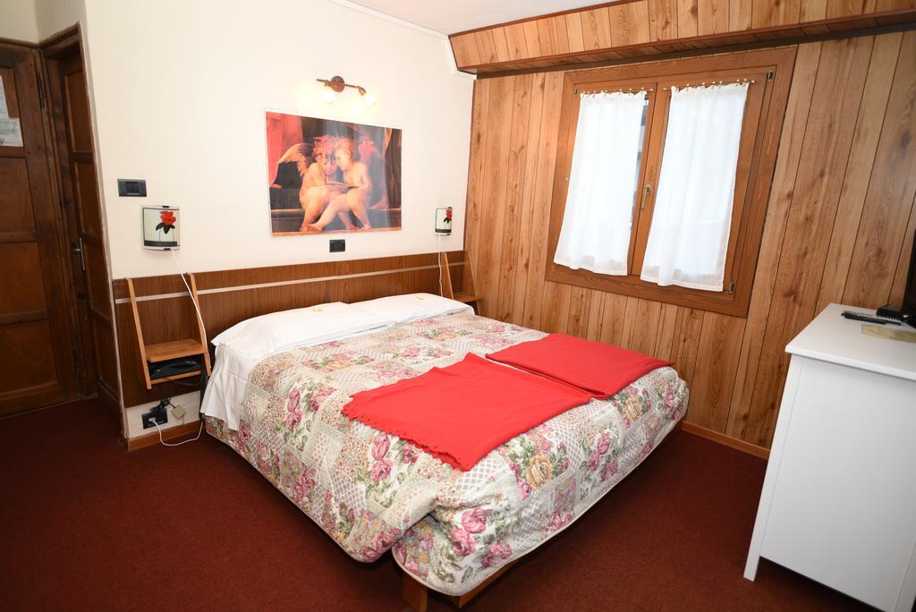 Hotel Genzianella Champoluc Extérieur photo